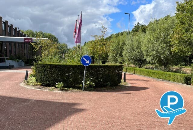 MOBIHUB | P+R - Schiphol Noord-Oost - Amsterdam, Oude Haagseweg 20 (disabled) 2