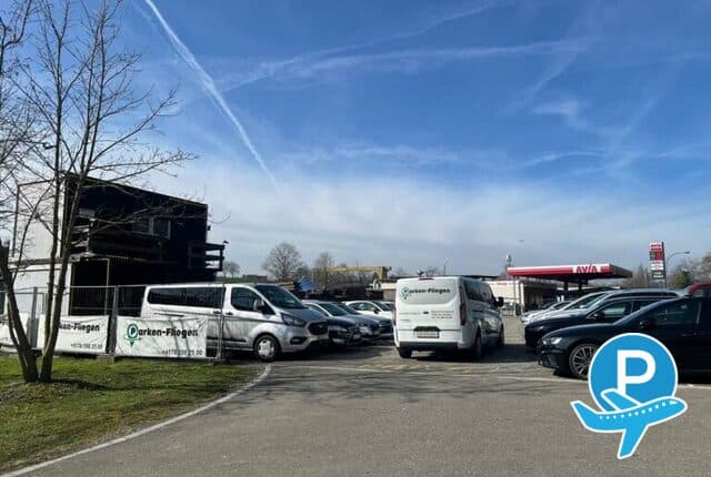 Parken- Fliegen Zürich - Hochfelden, Bülacherstrasse 8 3
