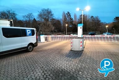 Parken Flughafen Bremen - Stuhr, Rudolf-Diesel-Straße 5
