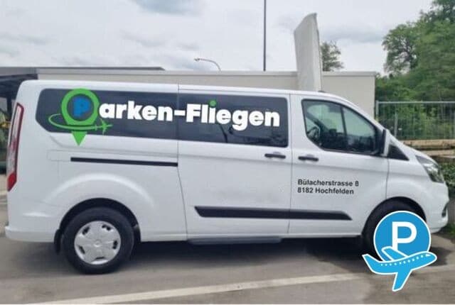 Parken- Fliegen Zürich - Hochfelden, Bülacherstrasse 8 8