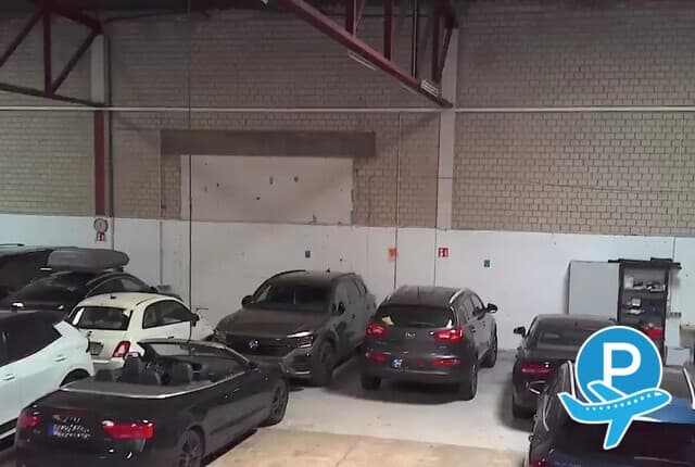 EasyPark Airport CGN - Köln, Welser Str. 3-5 6