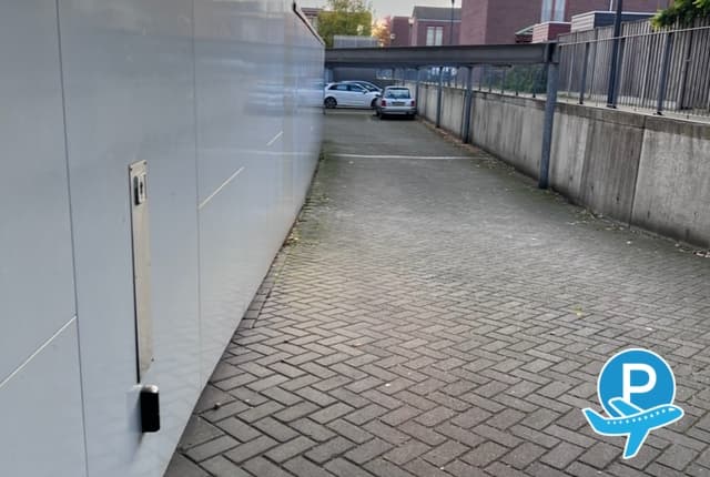 Park nd Go - Eindhoven, Luchthavenweg 30 (disabled) 5