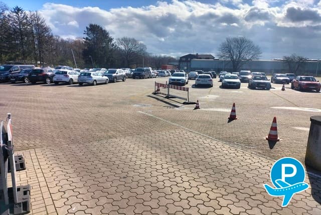Parken Flughafen Bremen - Stuhr, Rudolf-Diesel-Straße 3
