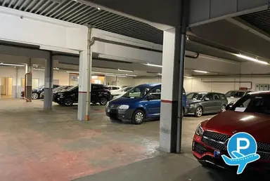 Starparken - Düsseldorf, D-Flughafen, Abflugterminal B-C, Flughafenstraße 120 2