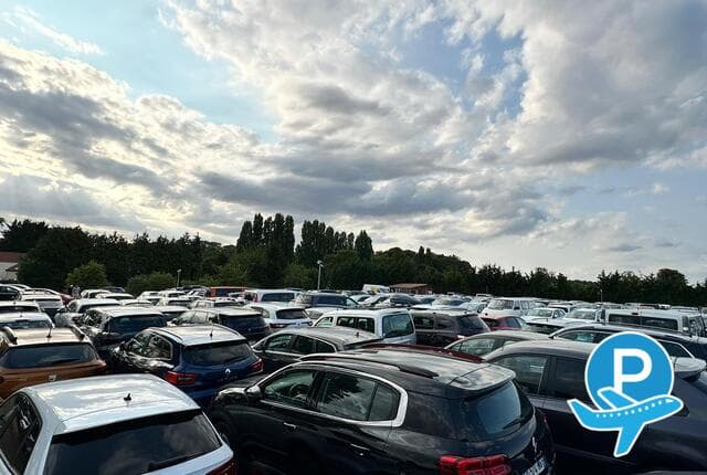 Park Airport Roissy - Louvres, 36 Chemin de Montmeliant 1