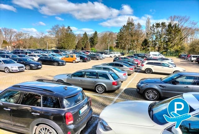Parken Flughafen Bremen - Stuhr, Rudolf-Diesel-Straße 1