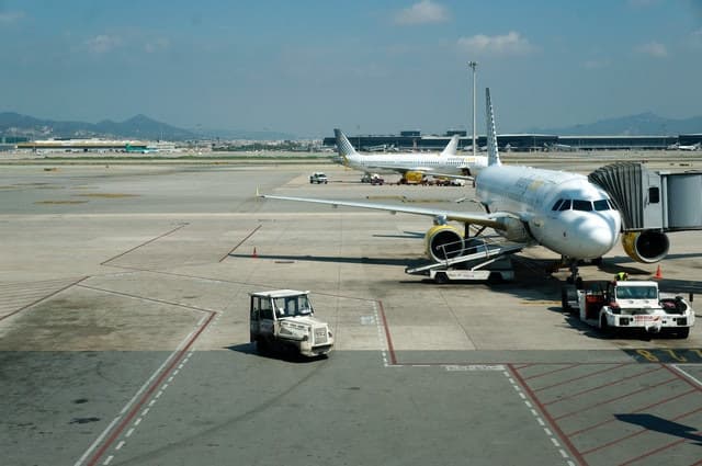 Flughafen Stuttgart Adresse, Anfahrt & Parken